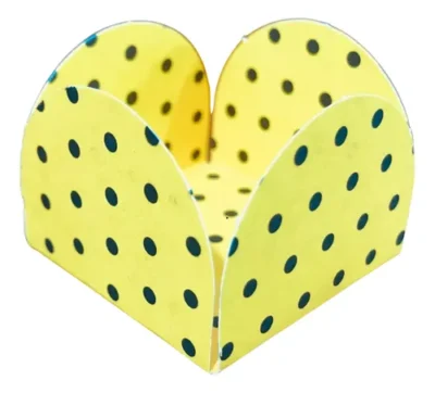 PIROTTINI PER CONFETTI TARTUFO GIALLO CON FANTASIA PALLINI NERO in forma di piccola scatola - 50 pezzi