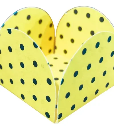 PIROTTINI PER CONFETTI TARTUFO GIALLO CON FANTASIA PALLINI NERO in forma di piccola scatola - 50 pezzi